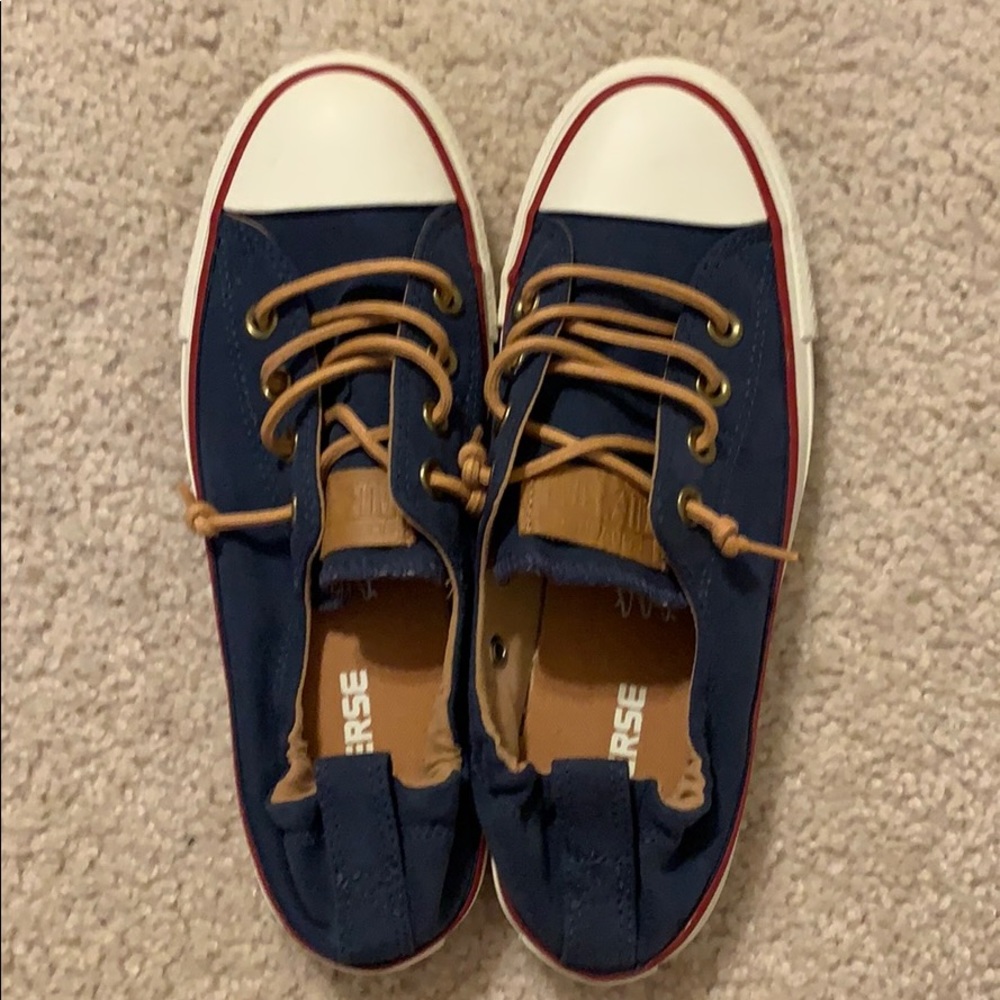 NWOT Converse sneakers